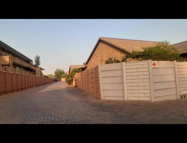 2 BEDROOM HOUSE FOR SALE IN ALBEMARLE